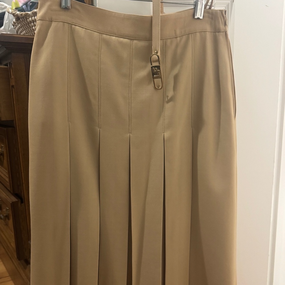Louis feraud skirt